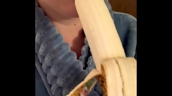 Est-ce que tu veux une bonne pipe de suceuse avec ma langue ?