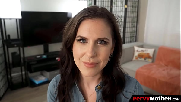 Mommy Got Fingered by her Stepson Really Quick