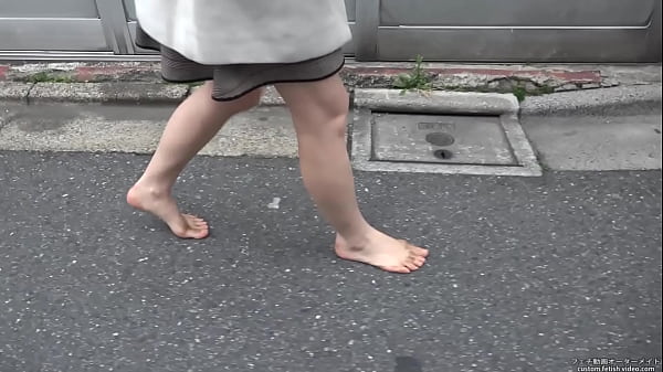 Walk the road without putting on shoes
