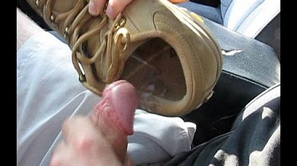 i pee and jerk off and cum in my shooe