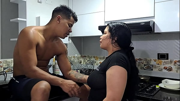 sus ricas tetas ponen muy duras mi polla 