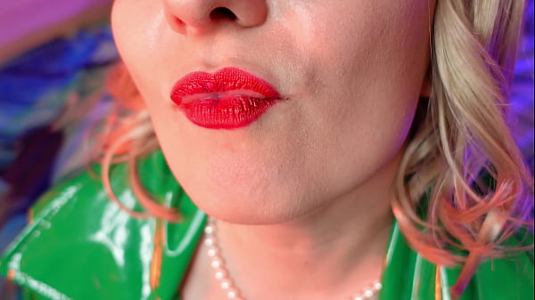 hot video of eating of girl with braces