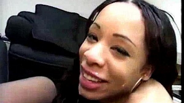 Amateur ebony on her knees