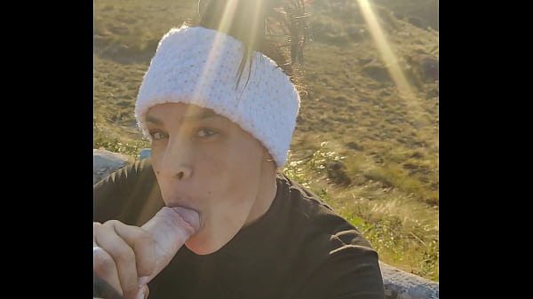 tomando caf&eacute; e ganhando uma mamada deliciosa  