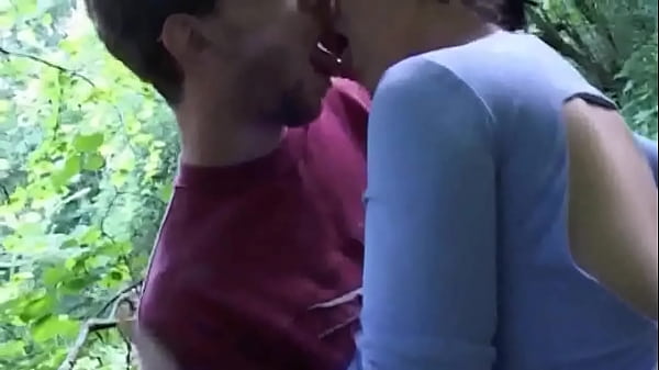 A mia moglie piace scopare e tutti la vedono  