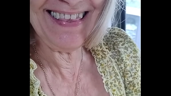 BJ and hand job in car