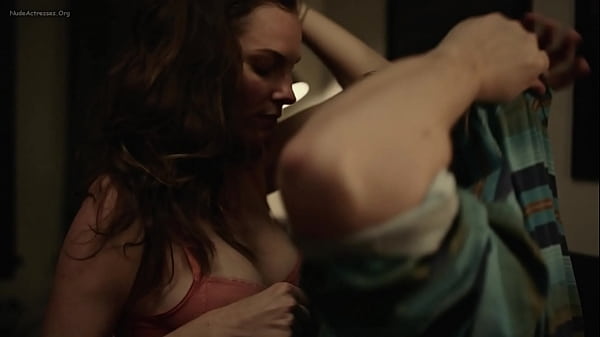 Sex Scenes From Netflix Series Featuring Elizabeth Reaser