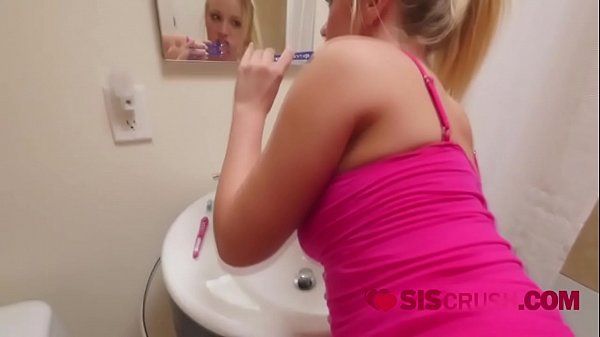 Kinky blonde beauty giving head