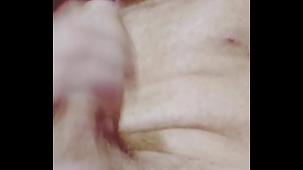 Ruivo brasileiro soltando porra do teu pauz&atilde;o  