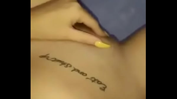 La flaka le encanra la verga  