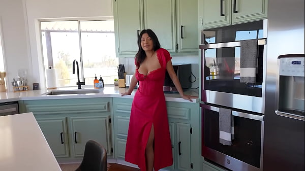Big titty christian tradwife cheats on her husband at Thanksgiving HUGE CUMSHOT - Cami Strella