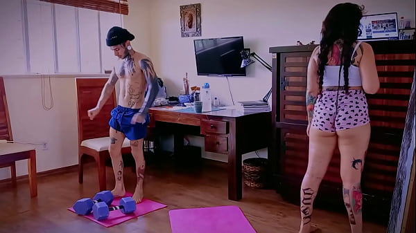 when I work out with my stepsister she gives me a good blowjob until I come to finish the workout  