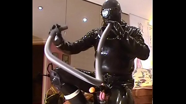 Roxina20020RubberBizarreTube041002.WMV  
