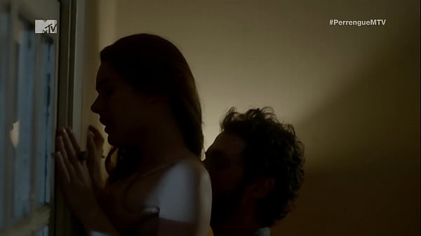 Atriz brasileira Mariana Molina em cena de nudez na TV - 1