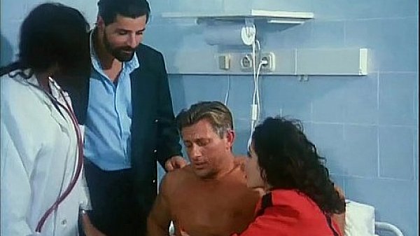 Sarah Young in Le porcone volanti 3 (Mario Bianchi)