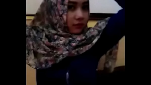 Does anyone know who this girl is? - xxemgai.com