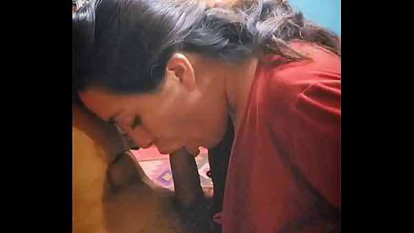 Mamada de universitaria para pagar la renta