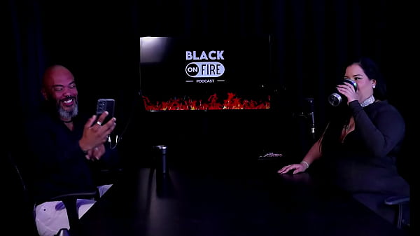 Safada faz stripper, most os peitos depois de falar que quer sentar no pau do Pitoco, nunca fez DP, e aprendeu a dar o cu com a Ky Sex - Pri Melancia (WATCH ON: SHEER/RED)