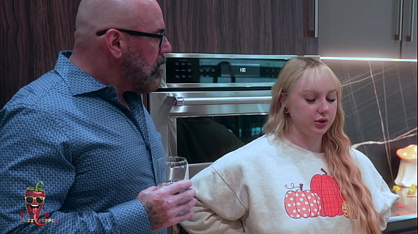 MUCH OLDER Boyfriend Meet The Parents On Thanksgiving - Skylar Vox - FULL 4K