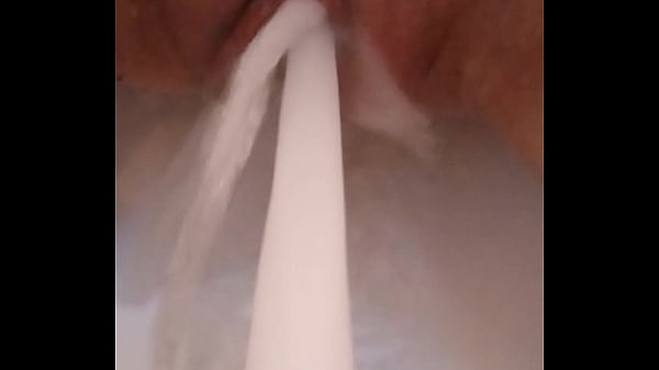 GretaLa, gioca con i suoi buchi della fica e del culo