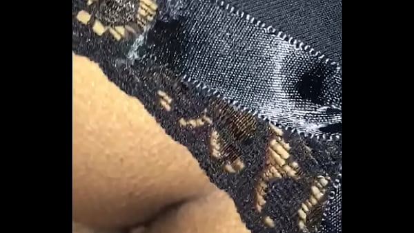 Rico sexo con mi prima, le abro el culo una vez al mes  