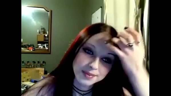 Liz Vicious uses a BIG Dildo for some great cam show fun 