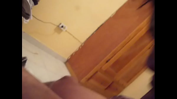 dando una buena mamanda mi negrita de 18 a&ntilde;os.MOV