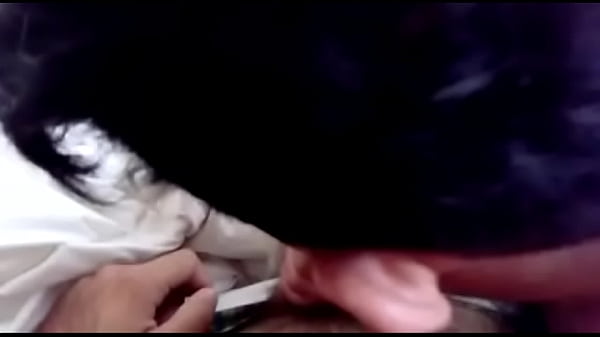 Dando de mamar pro barbudo chileno  