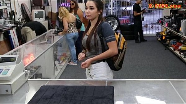 Coed flashes tits and screwed up after selling her textbook