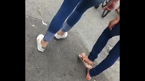 Novinha Gostosa na rua #02