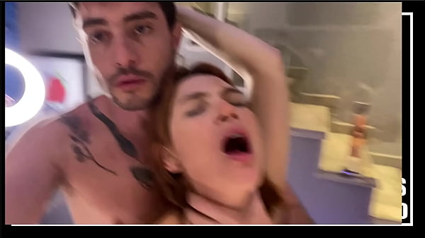 Fomos os quatro para cama e transamos com essas duas gatas gostosas numa troca de casal completinha cheia de qu&iacute;mica entre todos!