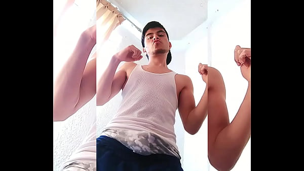 HOMBRE HETERO PONE A BAILAR A SU VERGA PARA AGRADECER A SUS SEGUIDORES POR SER TAN CALIENTES