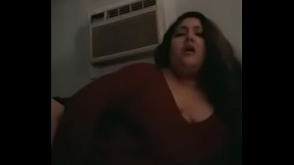 La gordita de mi ex me manda video masturbandose