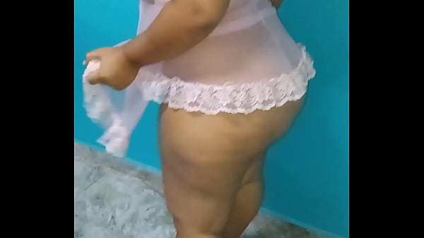 Mi ex suegra bailando SIN TANGA , ya termin&eacute; con mi ex as&iacute; que no me importa publicar el video  