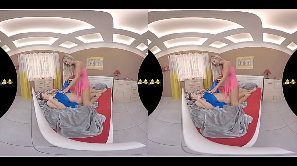 VR - Lets Get Soaked with Oprah,Renata Fox by Virtual Pee  