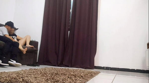 quero sexo com este t&eacute;cnico, fiquei de vestido sem calcinha, tomara que ele me foda