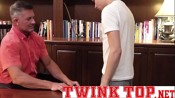 Older silverdaddy takes ass pounding from young 18yo teenie twink 