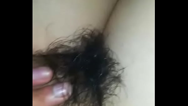 Mi exquisita novia tocandose para mi es bien caliente y se moja, le encanta mamarmela 