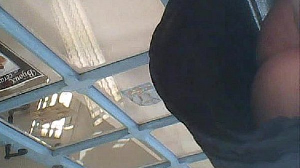 upskirt no panties elodie 0001  