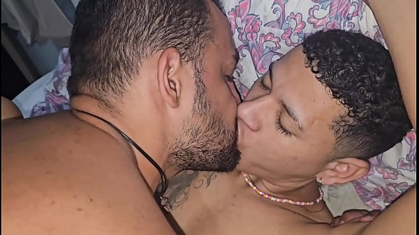 Vinni o mais gostoso das baladas sendo enrabado com dois machos depois de um dia de praia - COMPLETO NO SHEER 
