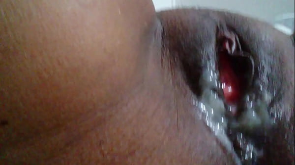 Gozada deliciosa dentro da buceta da coroa