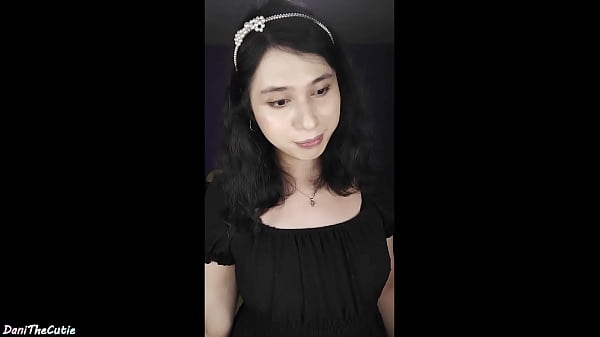 DaniTheCutie shows off her stunning body and squirts for you at the end