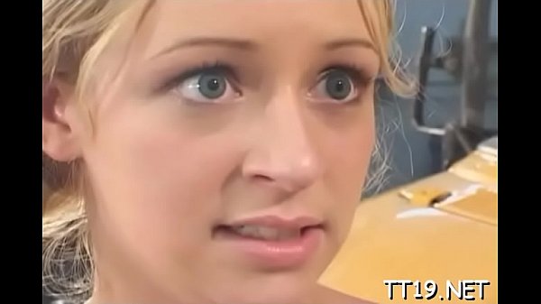 Sultry teacher gives orall-service