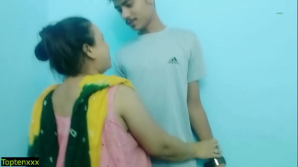 Indian Bengali Aunty Erotic Sex with New Nokor! With Clear Audio