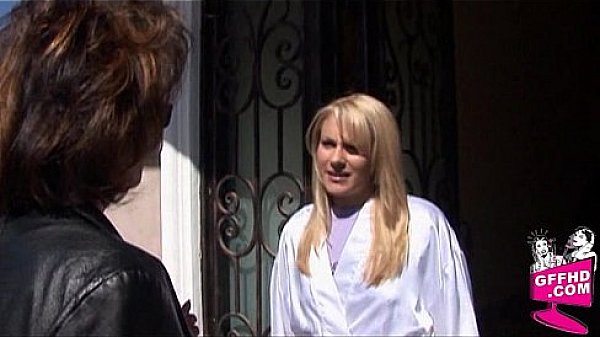 Girls having fun 0085  