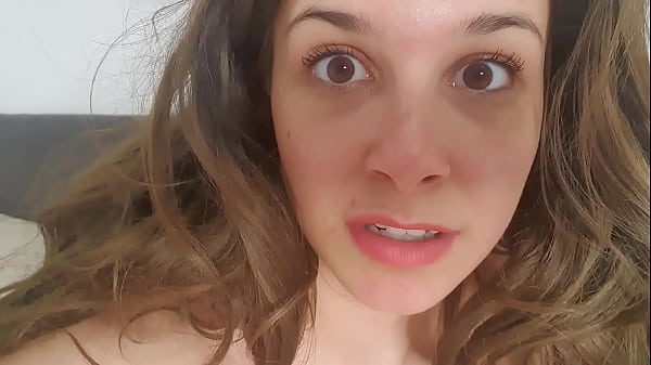 PUNHETA NO TRABALHO essa gostosa nao quer saber de corpo mole no trabalho!