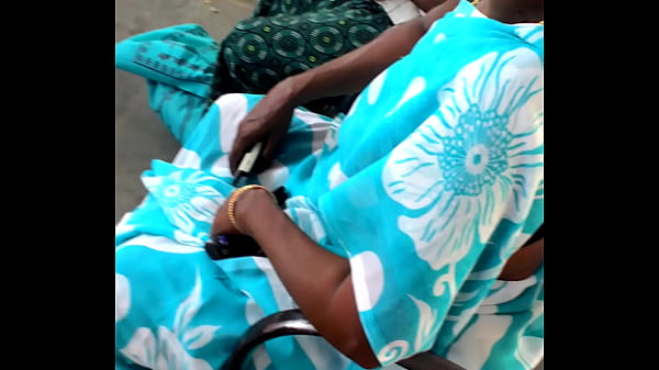 Tamil Slut waiting for customer