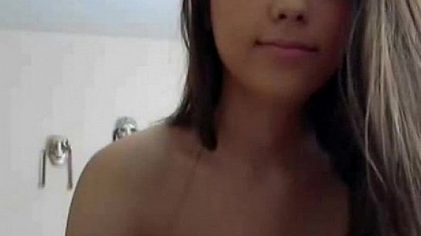 Cute girl cums on cam. BritLIVE.com