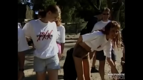 Victoria Blue & Rubber Kiss, Report