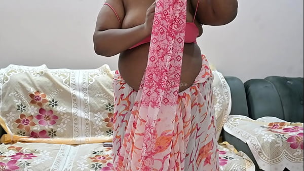 Desi aunty having fun videocall